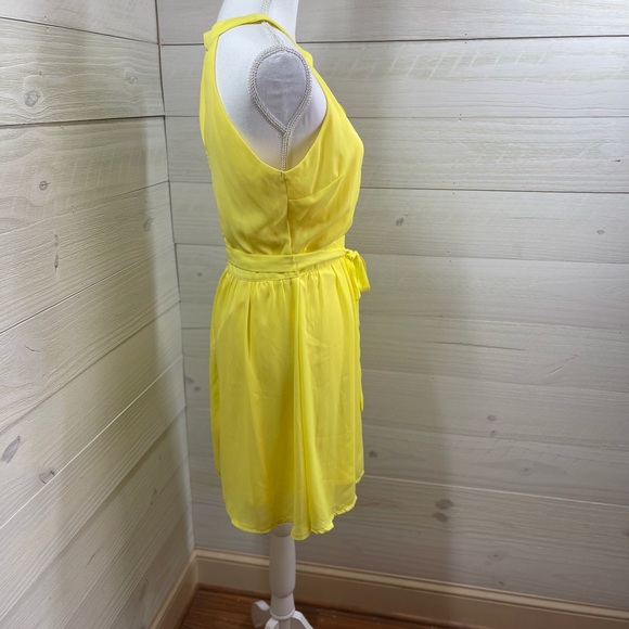 Verty Flirty Yellow Mini Dress M FREE SHIP - Picture 4 of 5